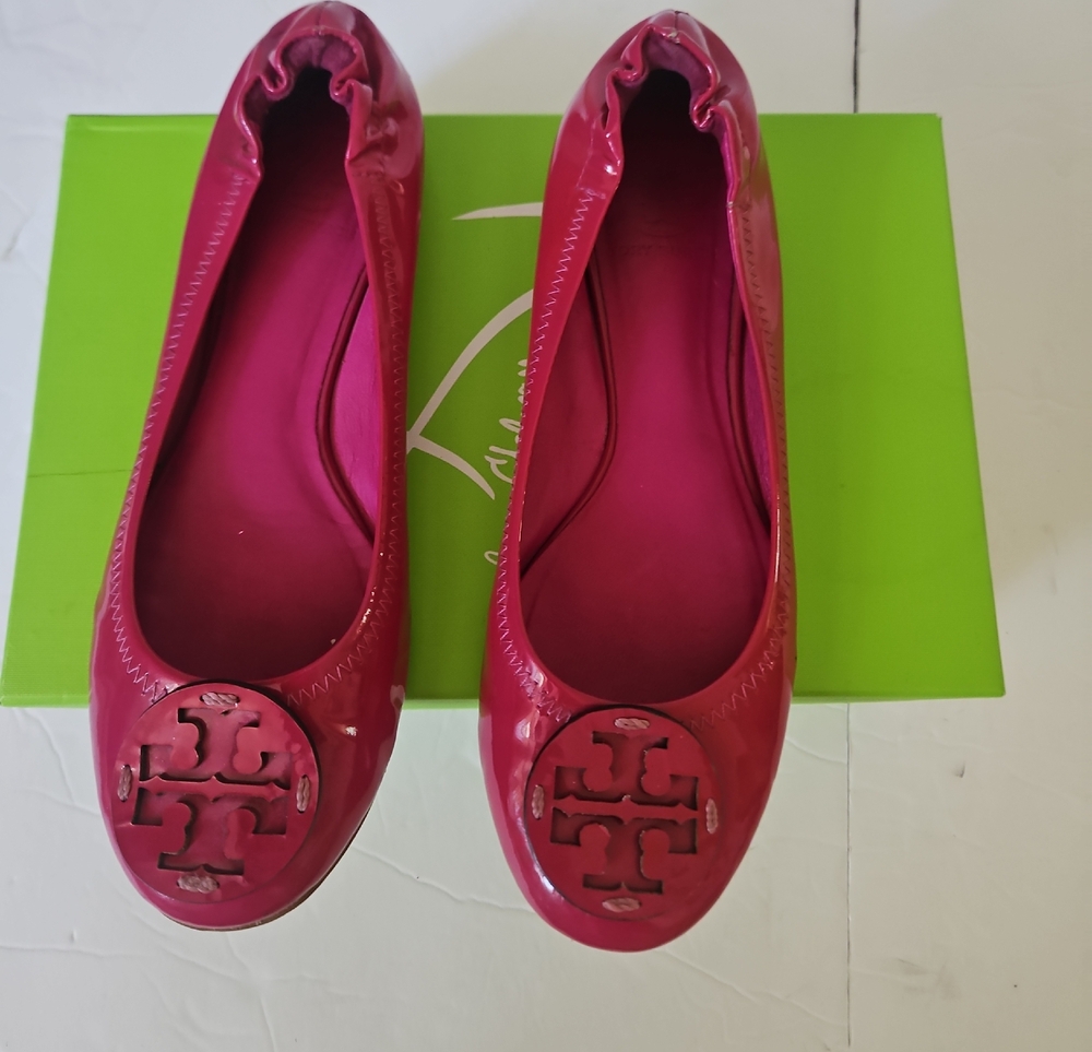 Patent Leather Women's Ballet Flats in Fuchsia, 7.5